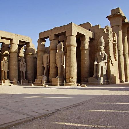 Готель Luxor Luxury Nile Cruises - From Luxor 04 Nights - From Aswan 03 Nights Екстер'єр фото