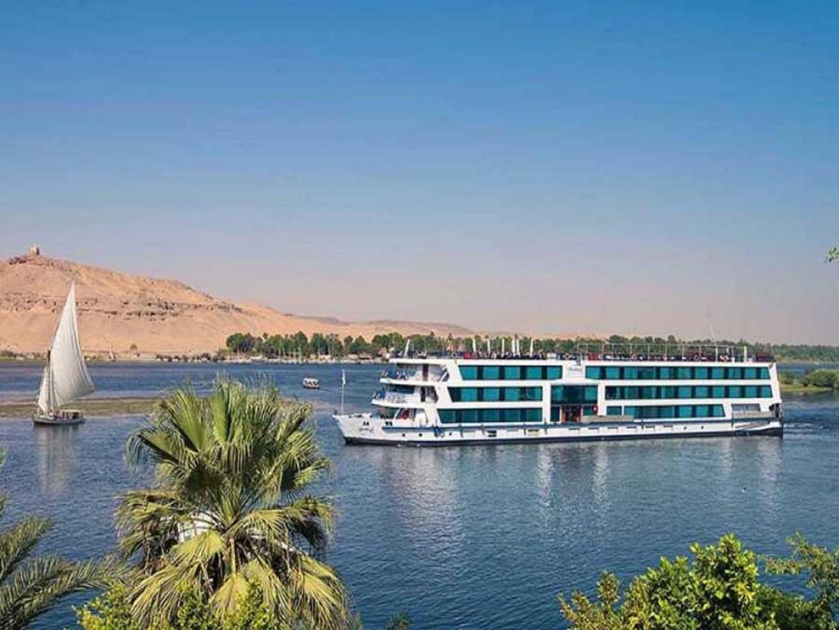 Готель Luxor Luxury Nile Cruises - From Luxor 04 Nights - From Aswan 03 Nights Екстер'єр фото