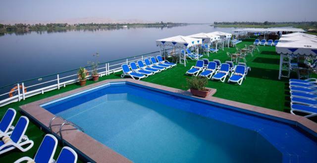 Готель Luxor Luxury Nile Cruises - From Luxor 04 Nights - From Aswan 03 Nights Екстер'єр фото