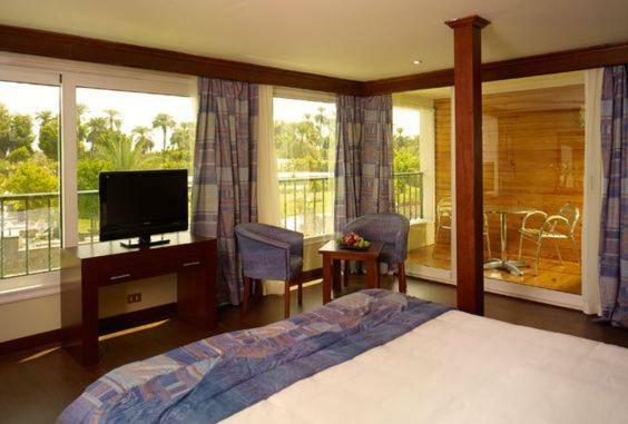 Готель Luxor Luxury Nile Cruises - From Luxor 04 Nights - From Aswan 03 Nights Екстер'єр фото