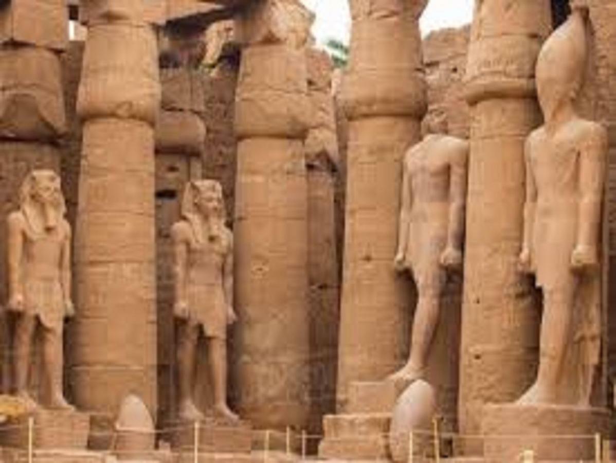Готель Luxor Luxury Nile Cruises - From Luxor 04 Nights - From Aswan 03 Nights Екстер'єр фото
