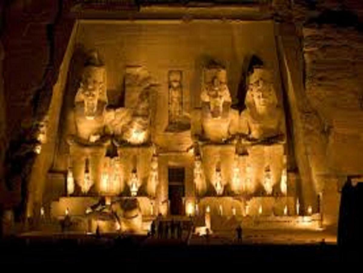 Готель Luxor Luxury Nile Cruises - From Luxor 04 Nights - From Aswan 03 Nights Екстер'єр фото