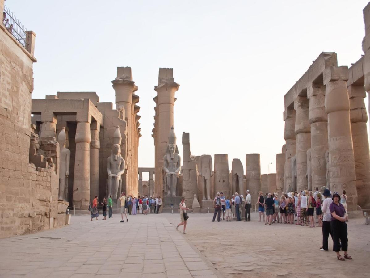 Готель Luxor Luxury Nile Cruises - From Luxor 04 Nights - From Aswan 03 Nights Екстер'єр фото