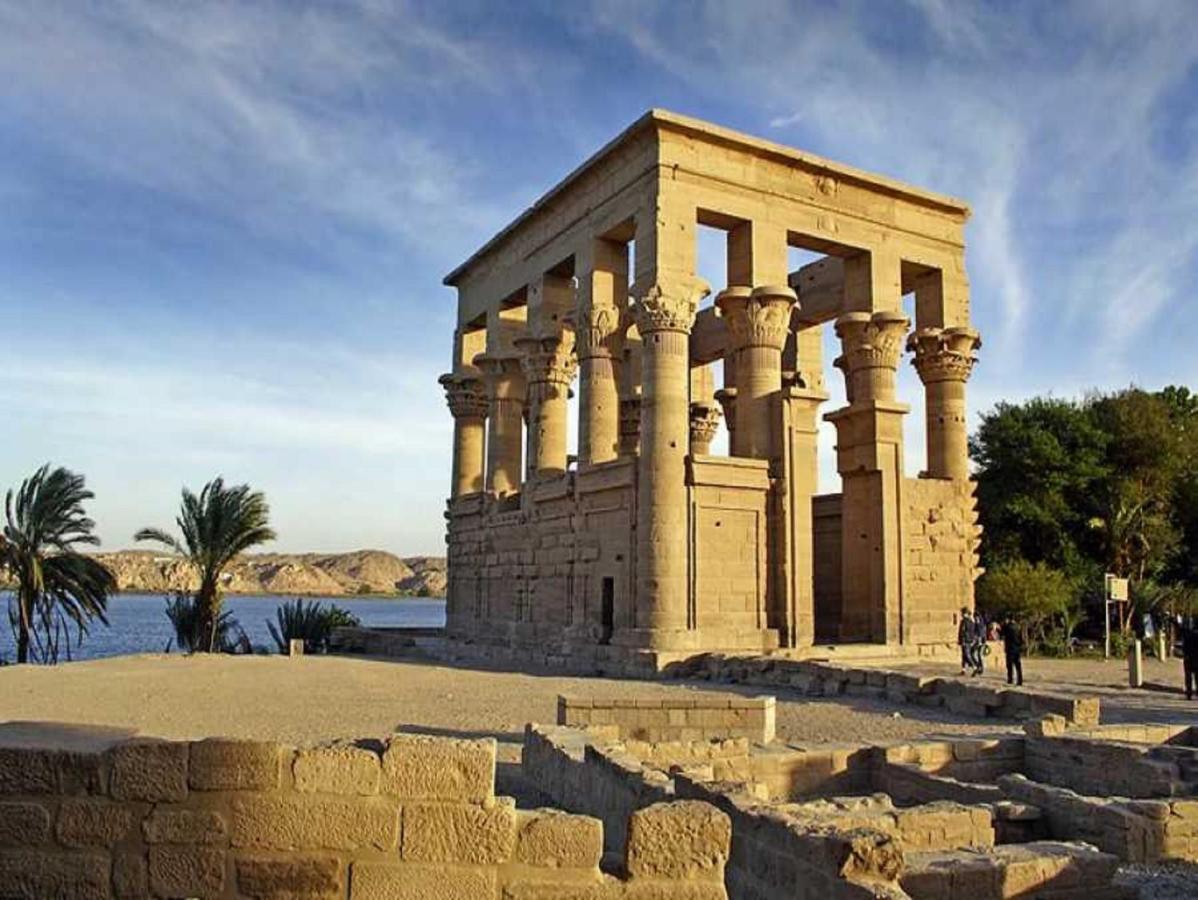 Готель Luxor Luxury Nile Cruises - From Luxor 04 Nights - From Aswan 03 Nights Екстер'єр фото