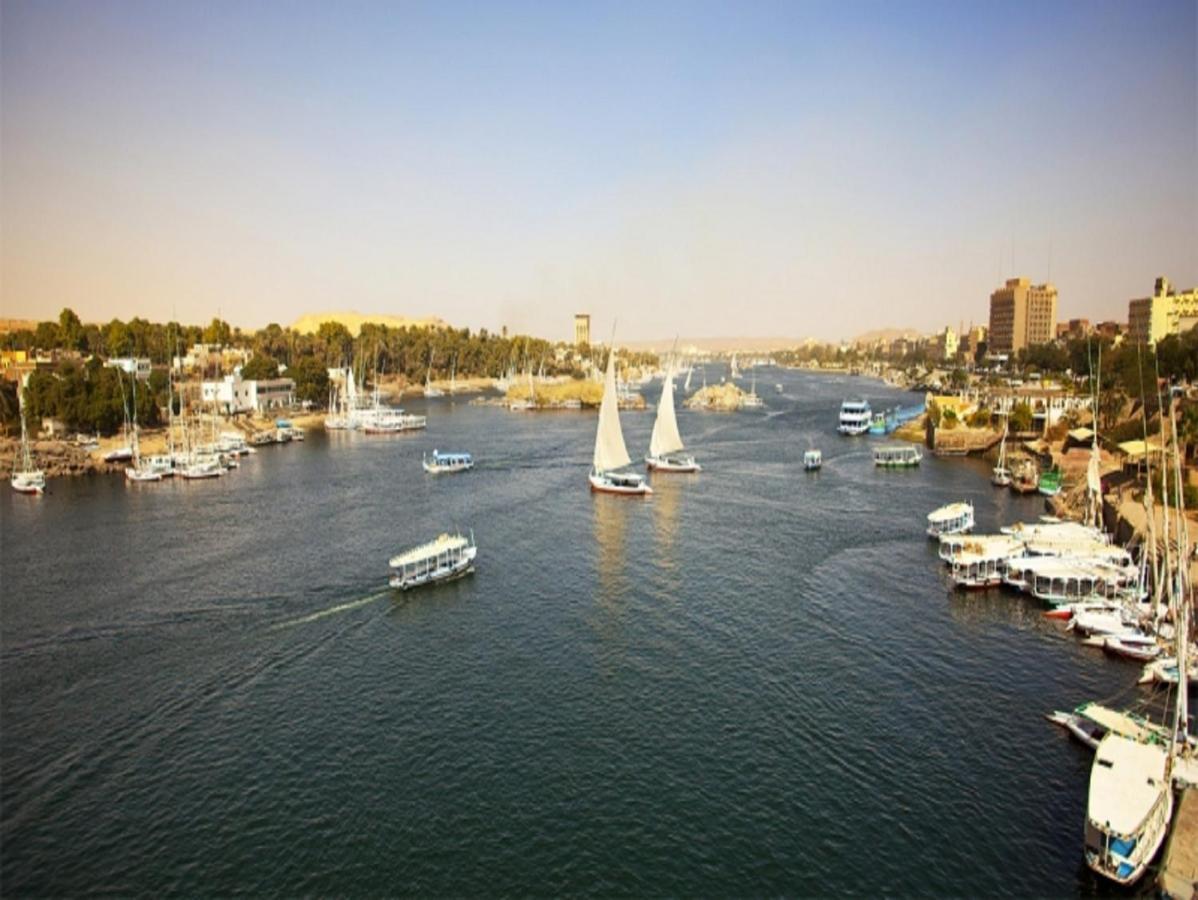 Готель Luxor Luxury Nile Cruises - From Luxor 04 Nights - From Aswan 03 Nights Екстер'єр фото