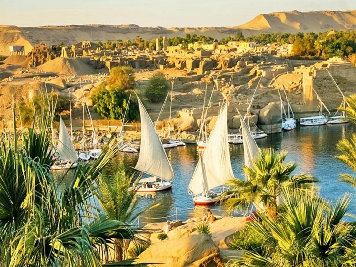 Готель Luxor Luxury Nile Cruises - From Luxor 04 Nights - From Aswan 03 Nights Екстер'єр фото